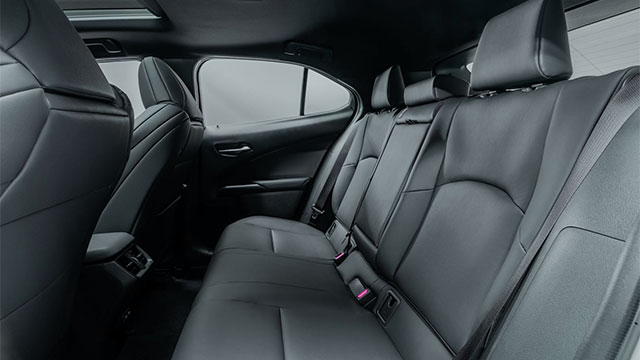 Lexus UX 2023 interior
